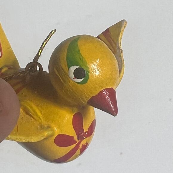 Hand Painted Vtg Wooden Bird Ornament Folk Art Yellow Red Green Holiday Decor - Picture 5 of 12
